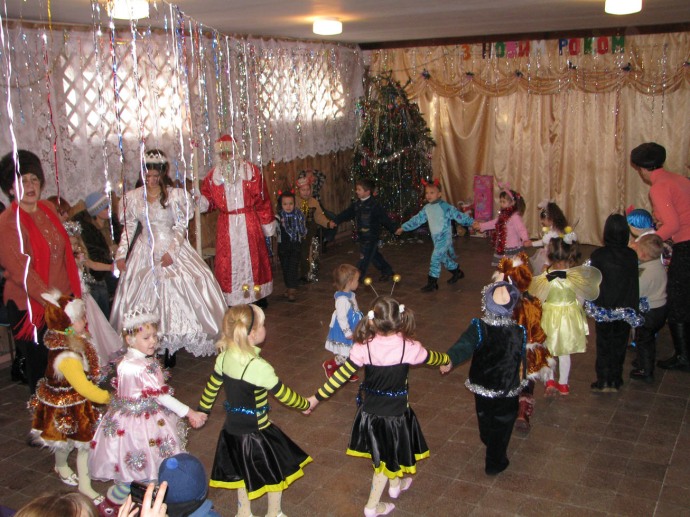 Свято Нового року у Новокрасненській школі - 2009